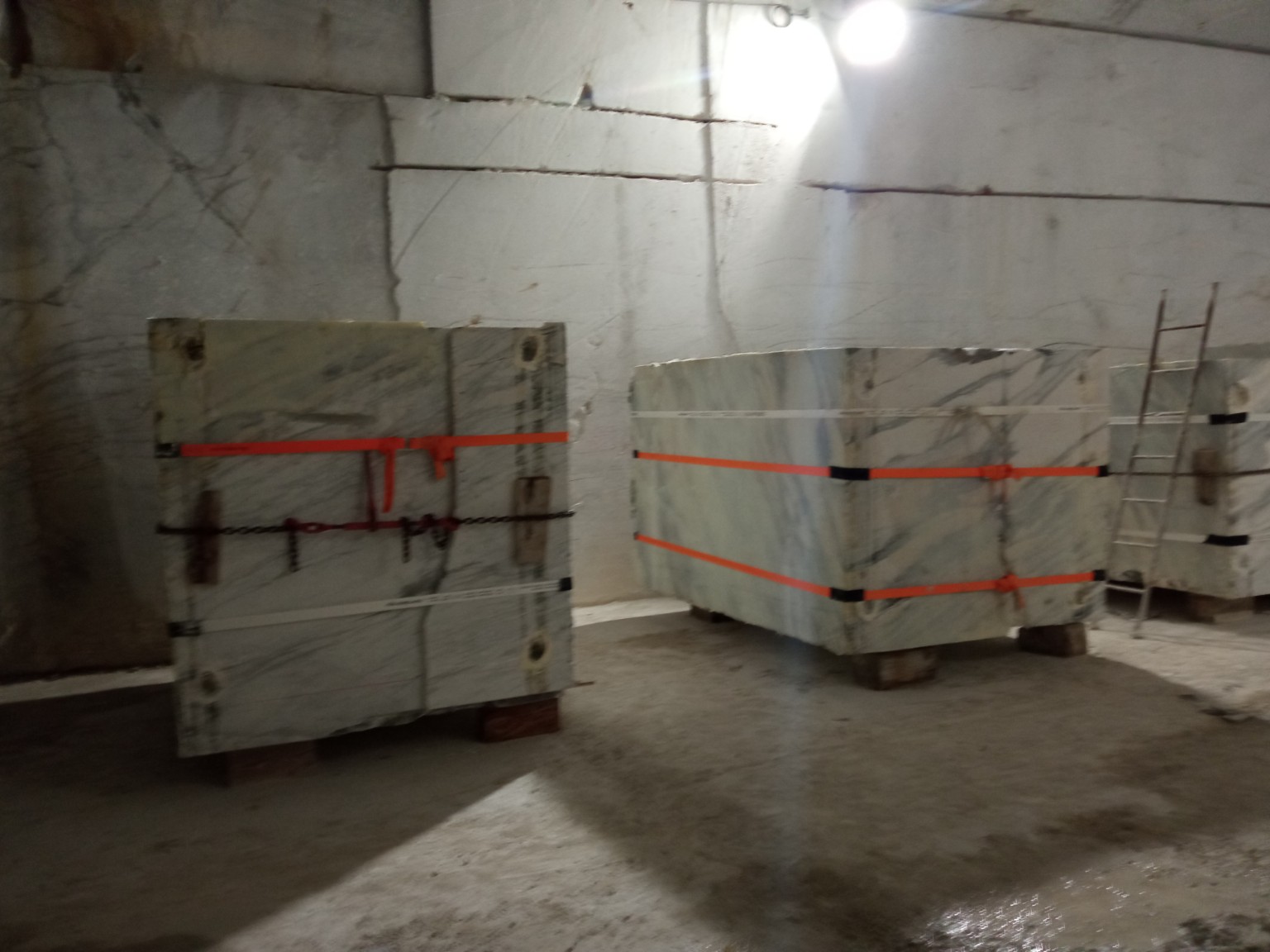 Fasce di contenimento in cava sotterranea